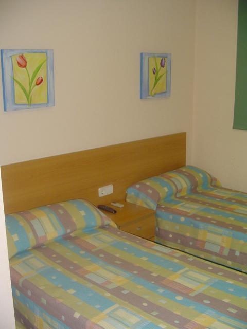 Hostal Vimar La Llosa Exteriör bild
